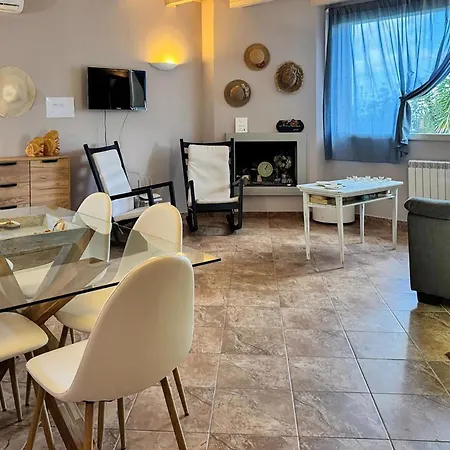 Gorgeous In With Wifi Holiday home Altavilla Milicia
