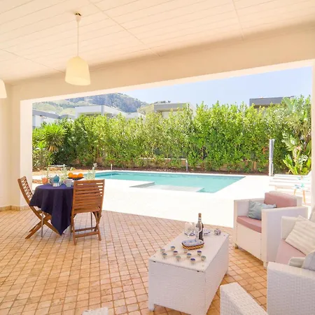 Holiday home Gorgeous In With Wifi Altavilla Milicia