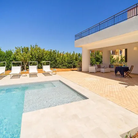 Gorgeous In With Wifi Holiday home